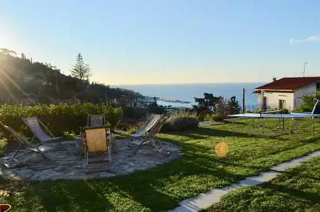 Agrilunassa Eco GuestHouse and Cottage