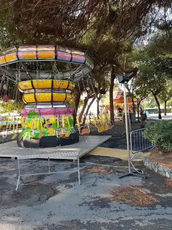 Photo de Piazzale Eroe dei due Mondi