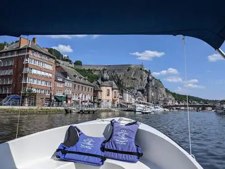 Photo de Les bateaux électriques sans permis - DINANT NAUTIQUE