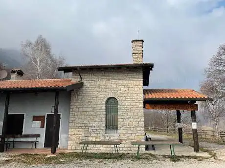 Rifugio alpini briano