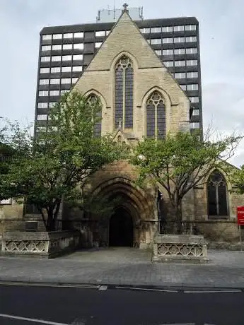 Photo de All Saints Parish Church