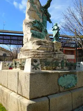 Photo de Monumento a Andrés Torrejón