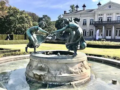 Les nymphes dansantes   sculpture de Walter Schott {1861-1938)