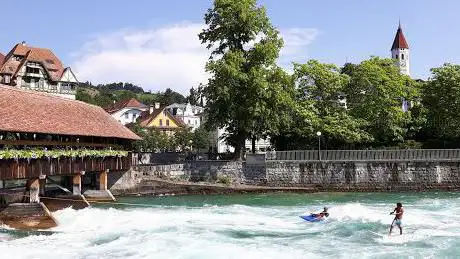 Photo de Flusswelle Thun
