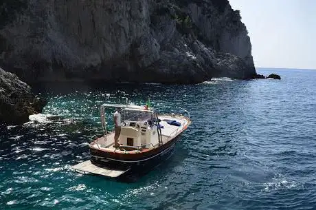 Photo de Capri Precious Boat Tours