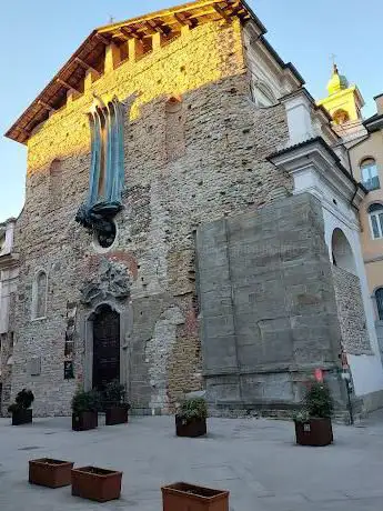 Photo de Church of the Holy Spirit