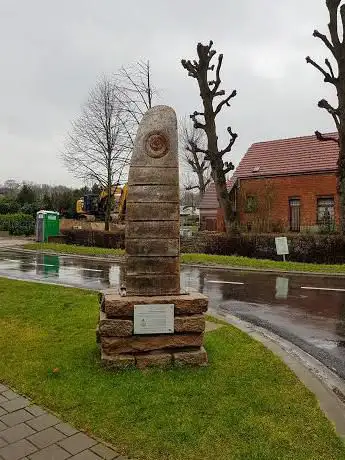 Photo de Monument voor de bemanning van de Lancaster ED810 te Ekeren