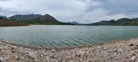 Photo de Lago artificiale