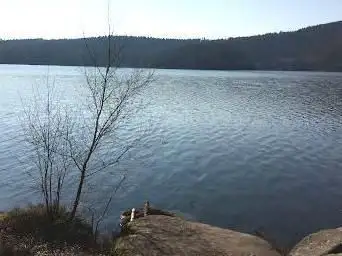 Vue sur le lac de Pierre-Percée