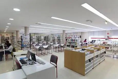 Photo de Biblioteca Municipal Claudio RodrÃguez
