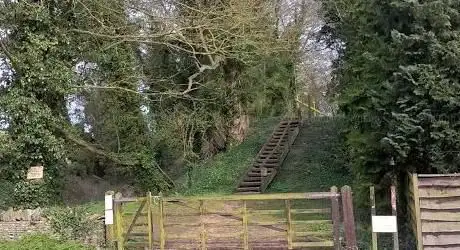 Photo de Alderton Mount