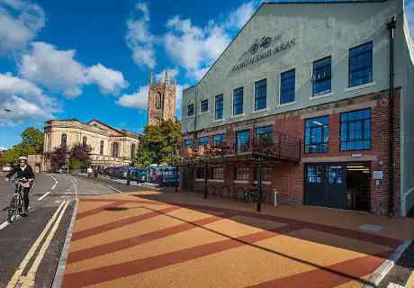 Photo de Derby Sales and Information Centre