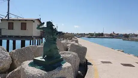 Photo de Tempesta Monumento ai caduti del mare