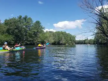 Photo de Contoocook River Canoe Co