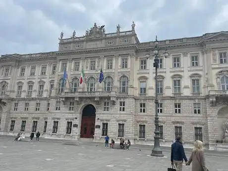 Photo de Palazzo del Lloyd Triestino