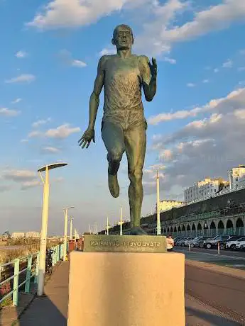 Photo de Steve Ovett statue