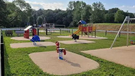 Aire de jeux pour enfants Mardié