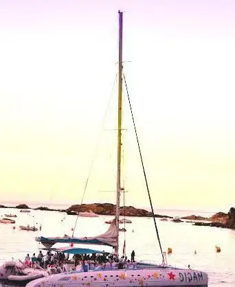 Photo de Boarding Point Magic Catamarans - Roses