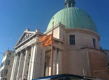 Photo de Chiesa di San Simeon Piccolo