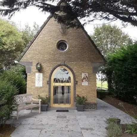 Kapel O L Vrouw van Lourdes en Pater Pio