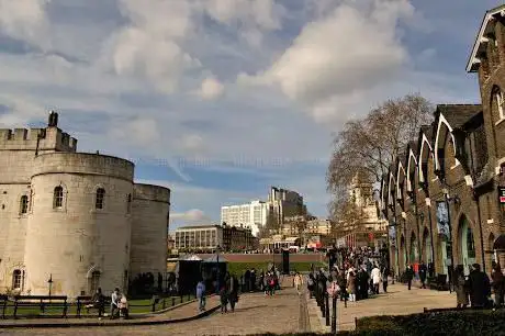 Photo de Middle Tower