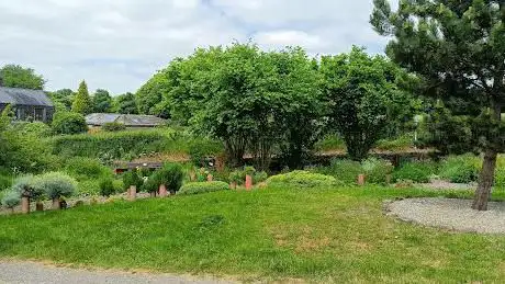 Newmillerdam Village Green