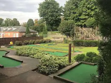 Photo de War Memorial Park Mini-Golf & Concession