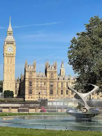 Photo de Fountain of St Thomas Gardens