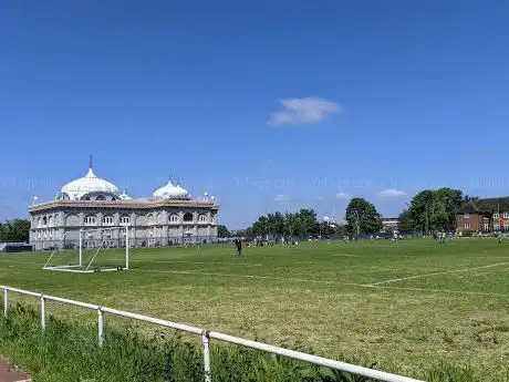 Photo de Siri Guru Nanak Darbar Gurdwara Grounds