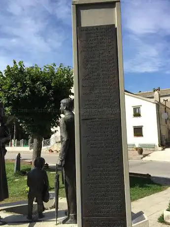 Photo de Monumento all'emigrante