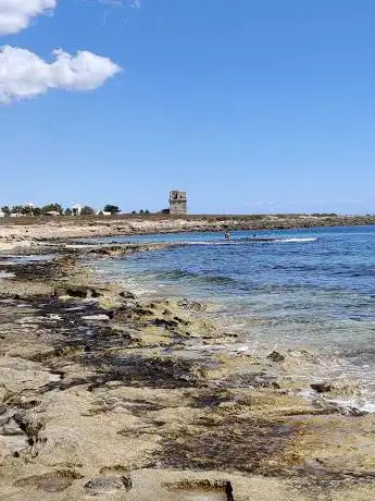 Photo de Spiaggia di Punta Cacata