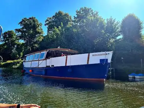 Photo de maritime leisure cruises ltd