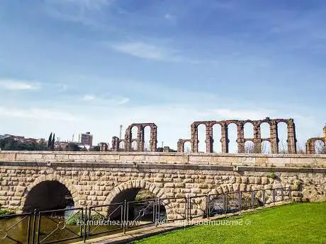 Photo de Albarregas Roman bridge