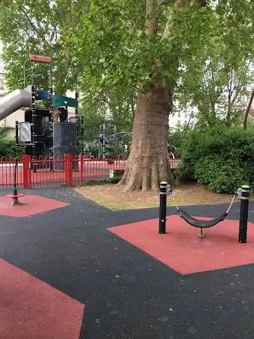 Square Lapérouse