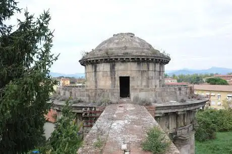 Photo de Nottolini down-stream tower San Concordio