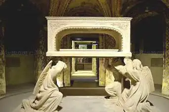 Crypte de la Basilique Notre-Dame