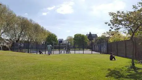 Photo de Grove Hall Park