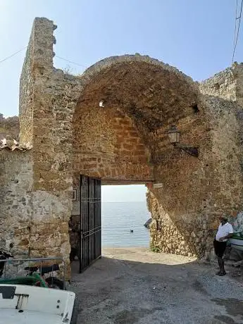 Photo de Old Sicilian fishermen