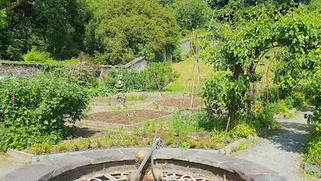 Ty Glyn Davis Trust Garden