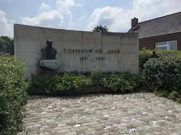 Monument Karel van Wijnendaele Kwaremont
