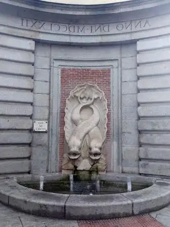 Photo de Fuente de los Delfines ó de San Anton