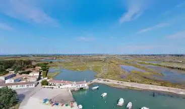 Photo de Écluse de Loix - Port de Loix