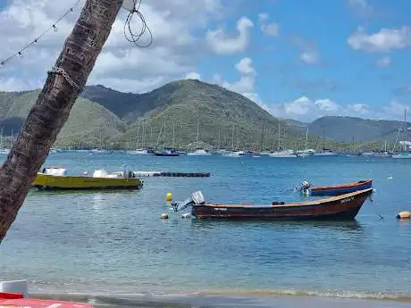 Tranquille Plage de St. Anne
