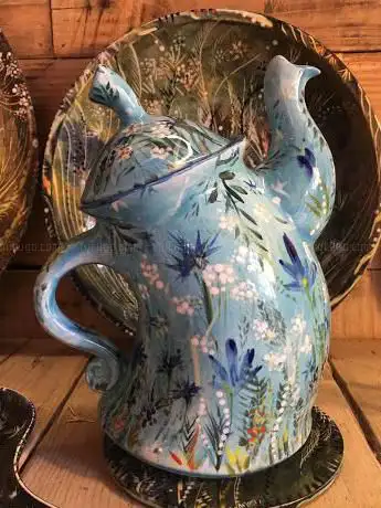 LALewii : Creative Chameleon