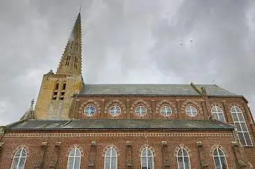 Église catholique Saint-Denis à Noordpeene et son Cimetière