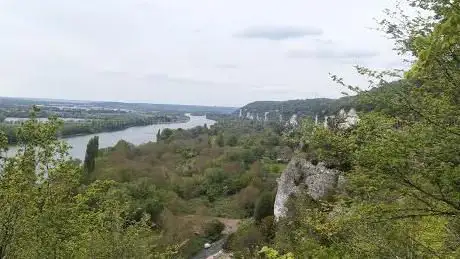 Sentier des Troglodytes