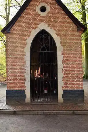 Devotiekapel toegewijd aan Onze-Lieve-Vrouw van Lourdes