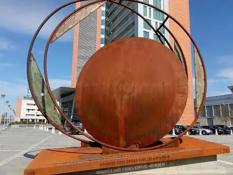 monumento al prof Enrico Zeno Bernardi