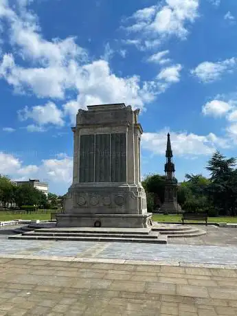 Photo de Birkenhead Cenotaph