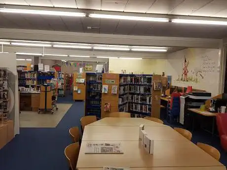 Public Library Retie
